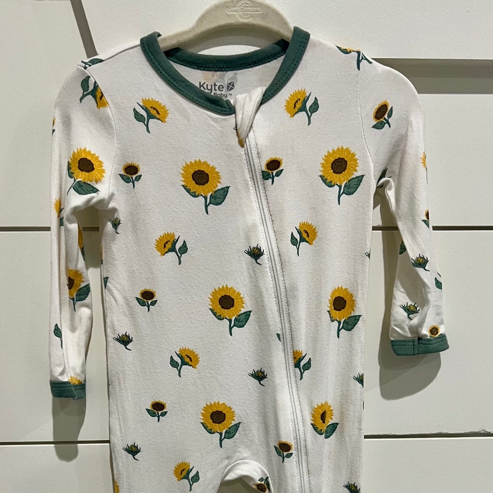 Kyte Baby Zippered Romper Sunflower 6-12 mo